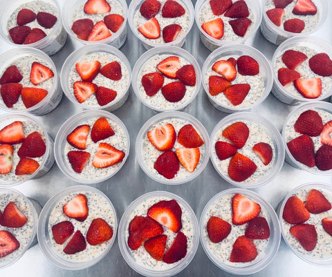 Cheesecake Protein Powder Oats W/Strawberries - Fresh 'N Tasty - Naples Meal Prep